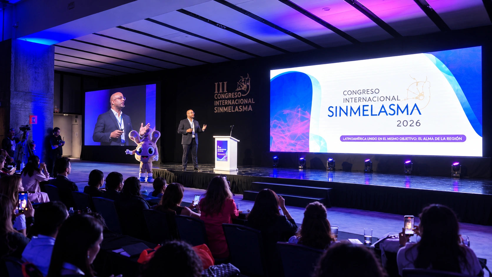Montaje editorial de Jorge Blaisdell en el escenario de Sinmelasma